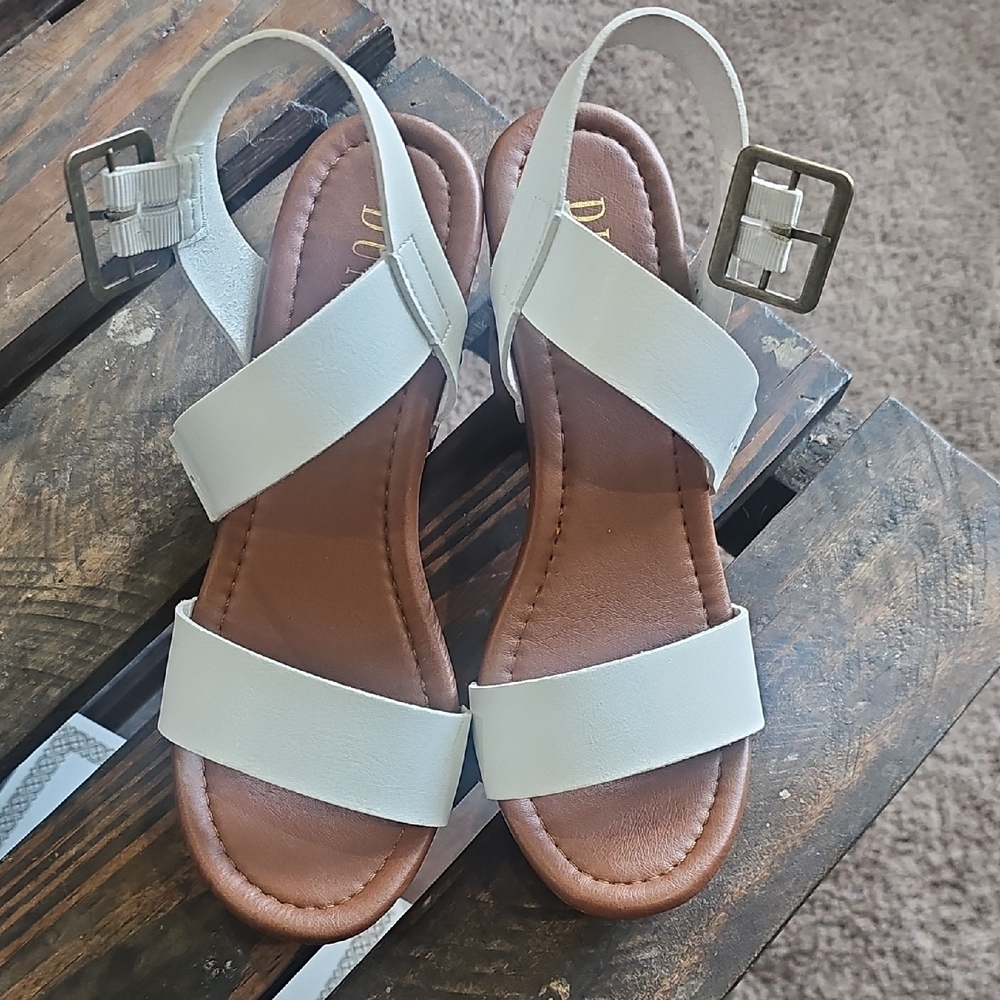 Chic White Leather Sandals